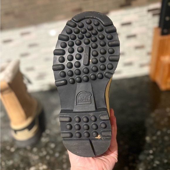 Sorel Kids Tan and Black Winter Boots Wool Caribou Size 1Y - Picture 8 of 9